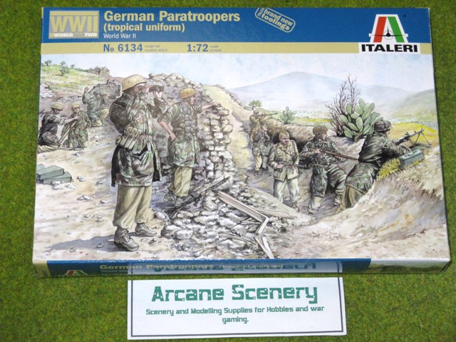 Maquette Figurine Paras Allemands Tenue Tropicale - Échelle 1:72, Italeri (à Assembler)