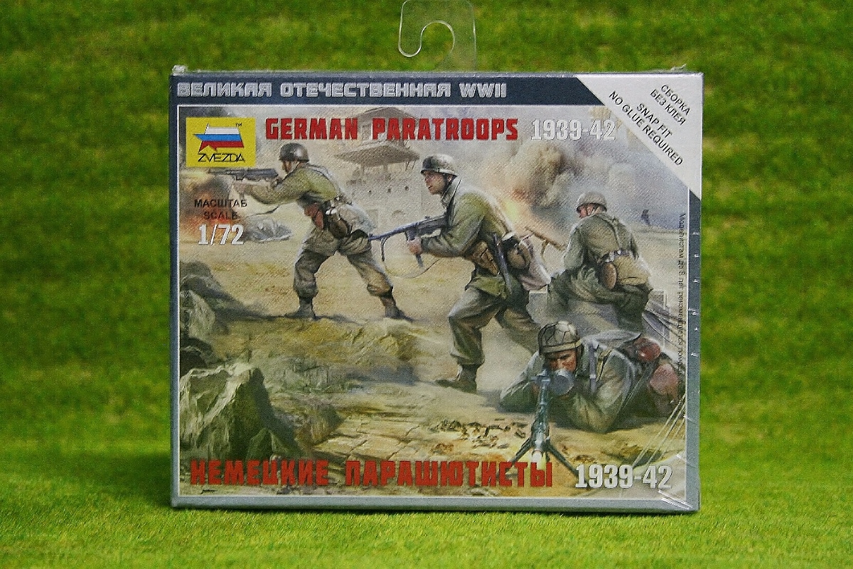 4 Figures in Box Zvezda 1/72 6136 WWII German Paratroops 1939-1942 