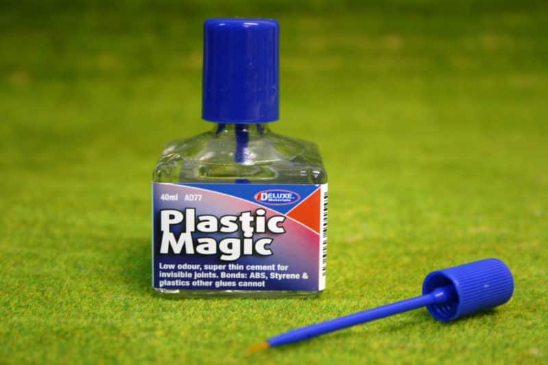 type of glue for plastic