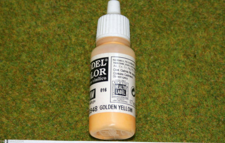 vallejo acrylic golden paint yellow