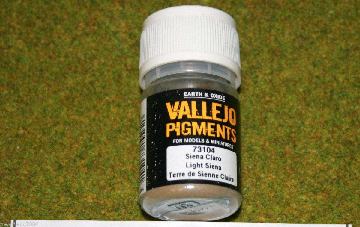 Vallejo Pigments LIGHT SIENNA 30mls Earth & Oxide 73104 – ARCANE ...